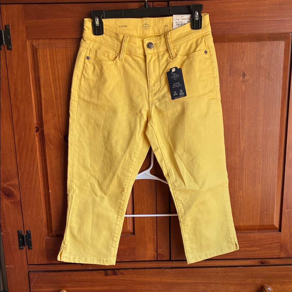 Bright Yellow women’s Capri Jeans size 2P 2 petite NWT